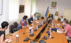 Ajnadžić s građanima razgovarao o izmještanju instalacije "Zvjezdani put"
